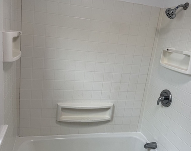 70 Woodbine Street - Photo Thumbnail 5