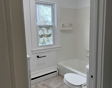 70 Woodbine Street - Photo Thumbnail 3
