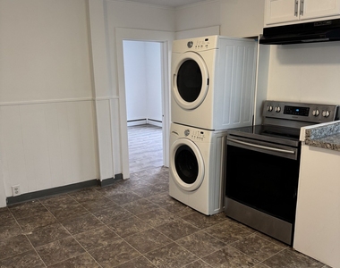 70 Woodbine Street - Photo Thumbnail 9