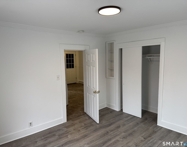 70 Woodbine Street - Photo Thumbnail 2