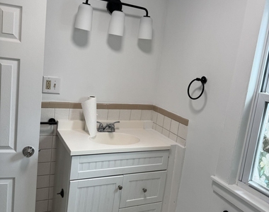 70 Woodbine Street - Photo Thumbnail 6