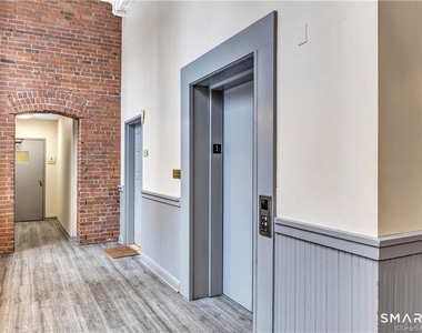 25 Grand Street - Photo Thumbnail 2