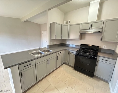 1309 Exley Avenue - Photo Thumbnail 3