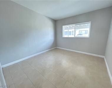 1309 Exley Avenue - Photo Thumbnail 8