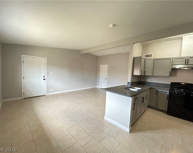 1309 Exley Avenue - Photo Thumbnail 11