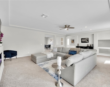 9770 Hawk Crest Street - Photo Thumbnail 7