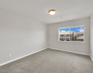 9770 Hawk Crest Street - Photo Thumbnail 37