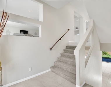 9770 Hawk Crest Street - Photo Thumbnail 4