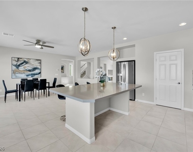 9770 Hawk Crest Street - Photo Thumbnail 18