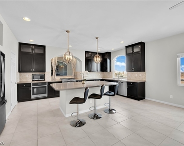 9770 Hawk Crest Street - Photo Thumbnail 16