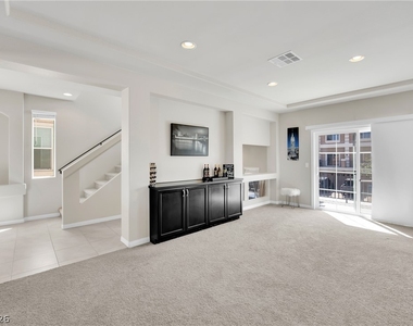 9770 Hawk Crest Street - Photo Thumbnail 10