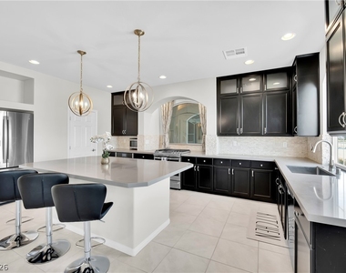 9770 Hawk Crest Street - Photo Thumbnail 17