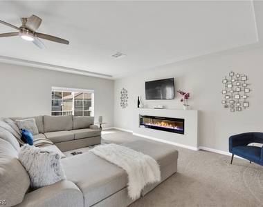 9770 Hawk Crest Street - Photo Thumbnail 8