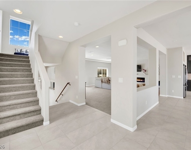 9770 Hawk Crest Street - Photo Thumbnail 5