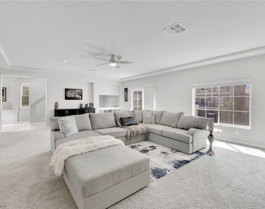 9770 Hawk Crest Street - Photo Thumbnail 11