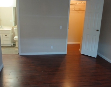4529 Del Oro Drive - Photo Thumbnail 11