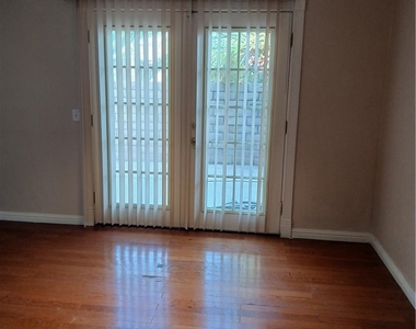 4529 Del Oro Drive - Photo Thumbnail 7