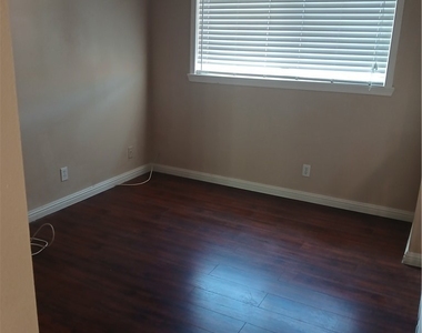 4529 Del Oro Drive - Photo Thumbnail 10
