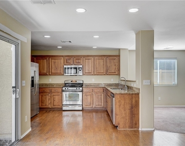 8269 New Leaf Avenue - Photo Thumbnail 12