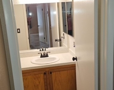 1575 W Warm Springs Road - Photo Thumbnail 16