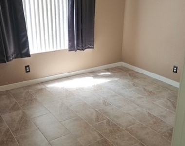 1575 W Warm Springs Road - Photo Thumbnail 8