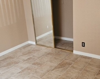 1575 W Warm Springs Road - Photo Thumbnail 9