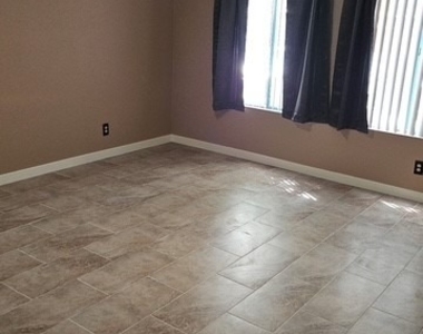 1575 W Warm Springs Road - Photo Thumbnail 6