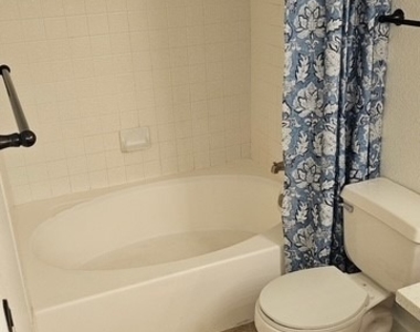 1575 W Warm Springs Road - Photo Thumbnail 12