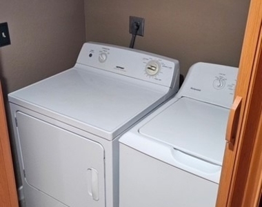 1575 W Warm Springs Road - Photo Thumbnail 17