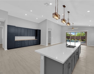 11909 Pippa Avenue - Photo Thumbnail 8