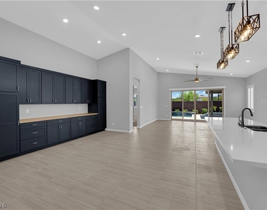 11909 Pippa Avenue - Photo Thumbnail 4