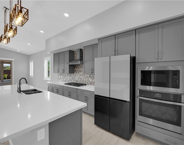 11909 Pippa Avenue - Photo Thumbnail 5