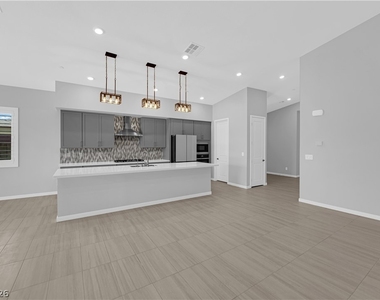 11909 Pippa Avenue - Photo Thumbnail 2