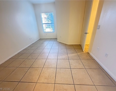 38 E Serene Avenue - Photo Thumbnail 13