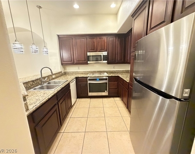 38 E Serene Avenue - Photo Thumbnail 11