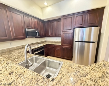 38 E Serene Avenue - Photo Thumbnail 7