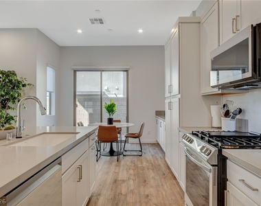 3354 Via Strada Street - Photo Thumbnail 13