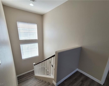 971 Armandito Drive - Photo Thumbnail 7