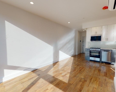 138-28 Queens Blvd - Photo Thumbnail 2