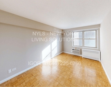 310 Greenwich Street - Photo Thumbnail 1