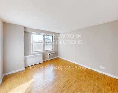 310 Greenwich Street - Photo Thumbnail 2