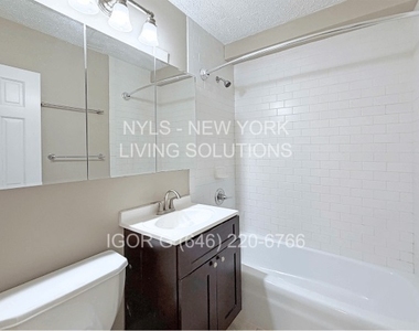 310 Greenwich Street - Photo Thumbnail 3