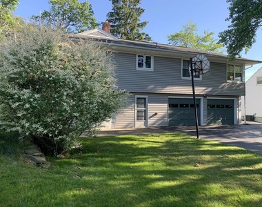 3137 Belmont Avenue - Photo Thumbnail 5
