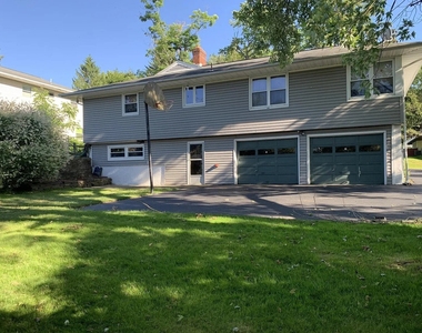3137 Belmont Avenue - Photo Thumbnail 4