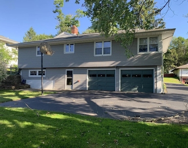 3137 Belmont Avenue - Photo Thumbnail 6