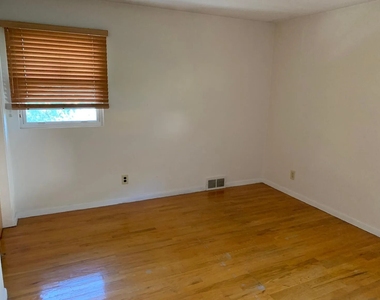 3137 Belmont Avenue - Photo Thumbnail 27