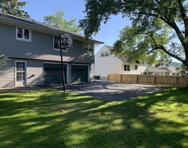 3137 Belmont Avenue - Photo Thumbnail 8