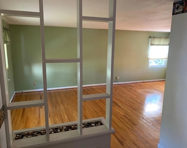 3137 Belmont Avenue - Photo Thumbnail 10