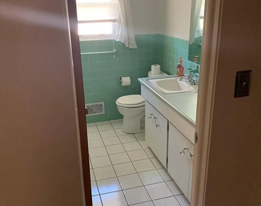 3137 Belmont Avenue - Photo Thumbnail 28