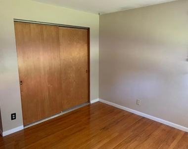 3137 Belmont Avenue - Photo Thumbnail 26